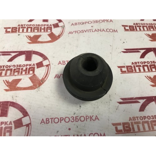 Подушка радіатора верхня 2006-2014 1S7H8125AC